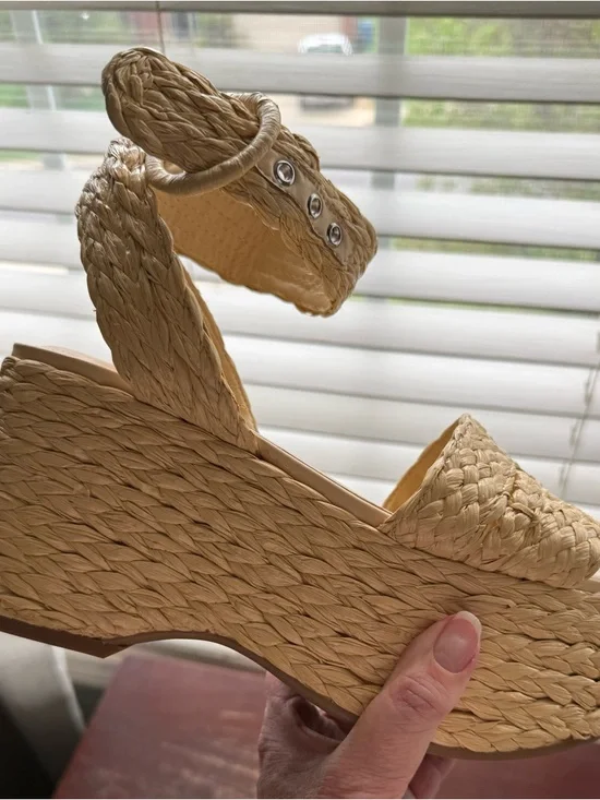 Marc Fisher steel sandal, platform, summer, 7.5M - Picture 10 of 11